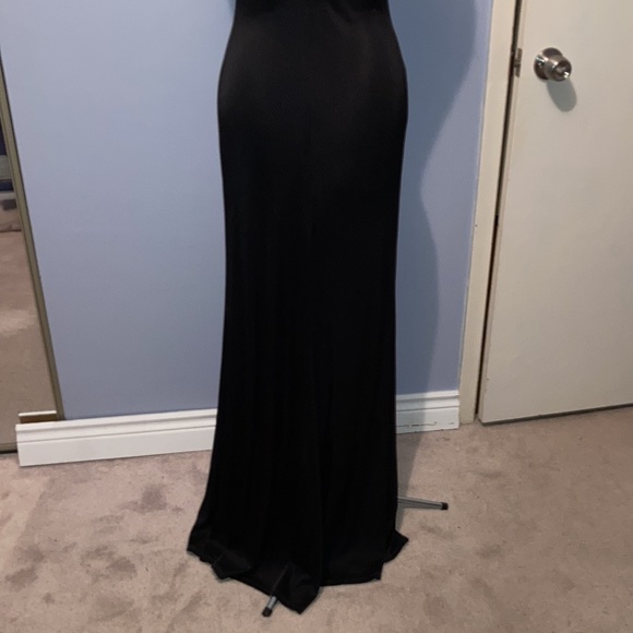 MAX AND CLEO stunning black fitted dress with low V-neck/back neck. Size 2. - Picture 3 of 12